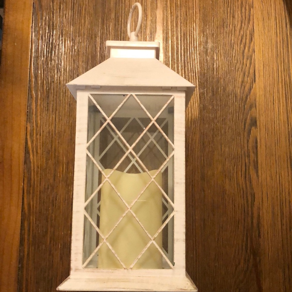 Battery operated lantern